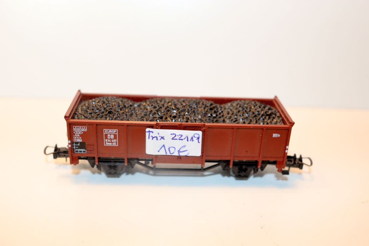 Trix SW22119, DB high-sided freight car, loaded with coal, reddish-brown, DC, H0 scale,