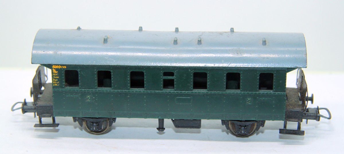 Passenger coach 2nd class, green, SW 14671