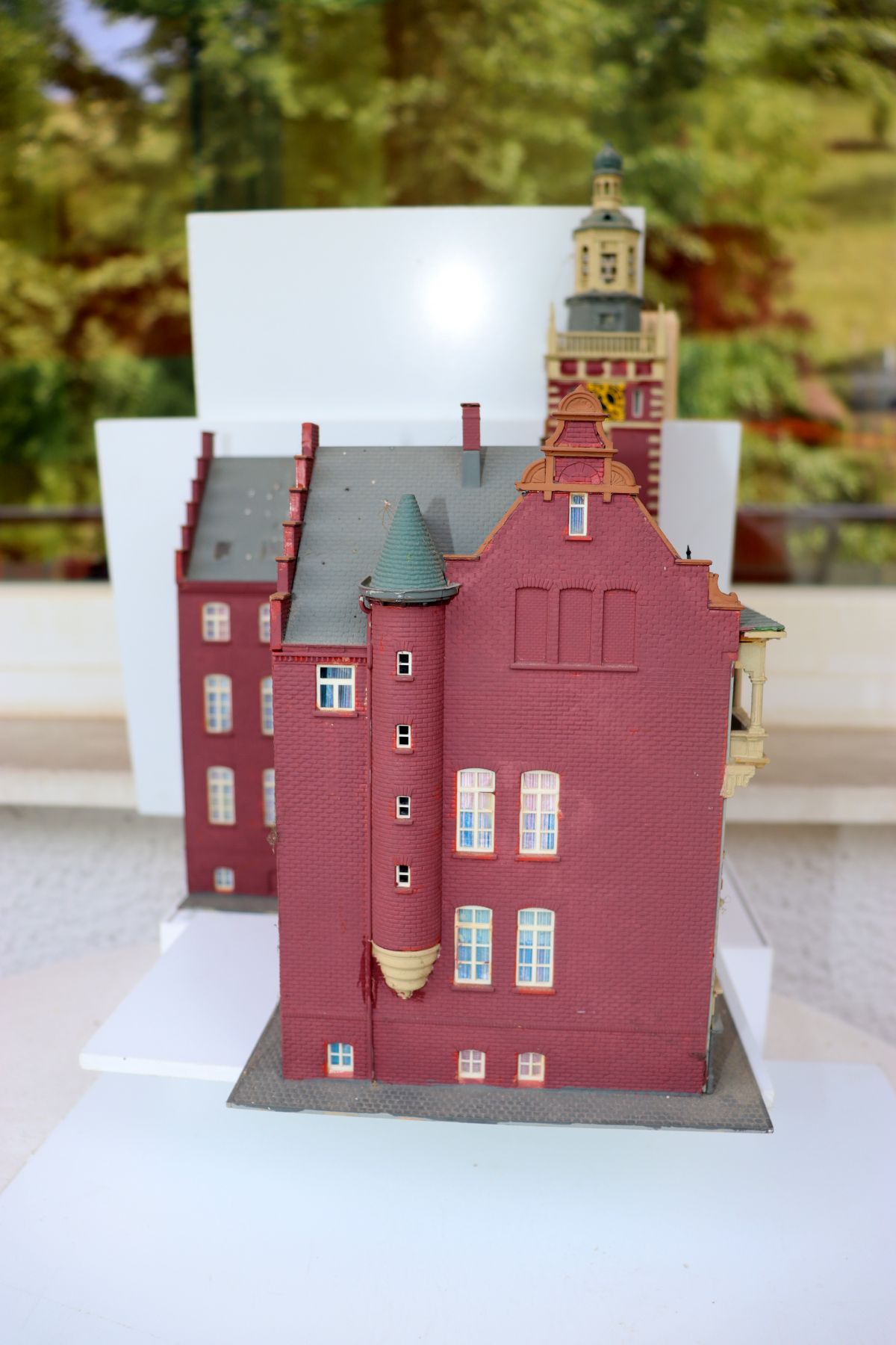 Model SW21973, Leer City Hall, for ?? gauge, illuminated, dimensions: approx. 29 cm × 23 cm × 35 cm (height)