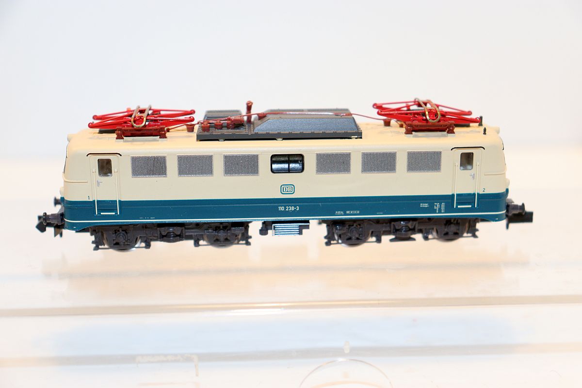 Minitrix 12568, E-Lok BR 110 238-3 der DB, blau/beige, Spur N, DC,