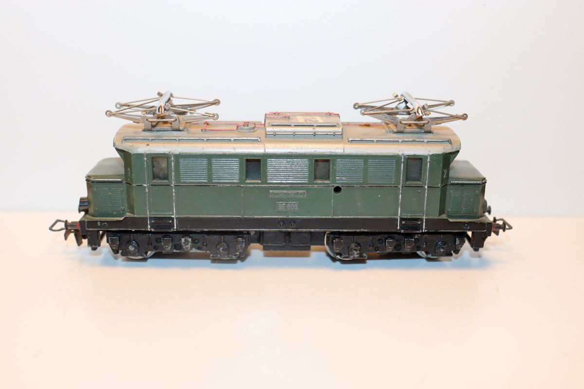 Märklin SE 800, E.Lok, Baureihe E 44 der DB, olivgrün, Guß, silberne Beschriftung "Märklin SE 800"