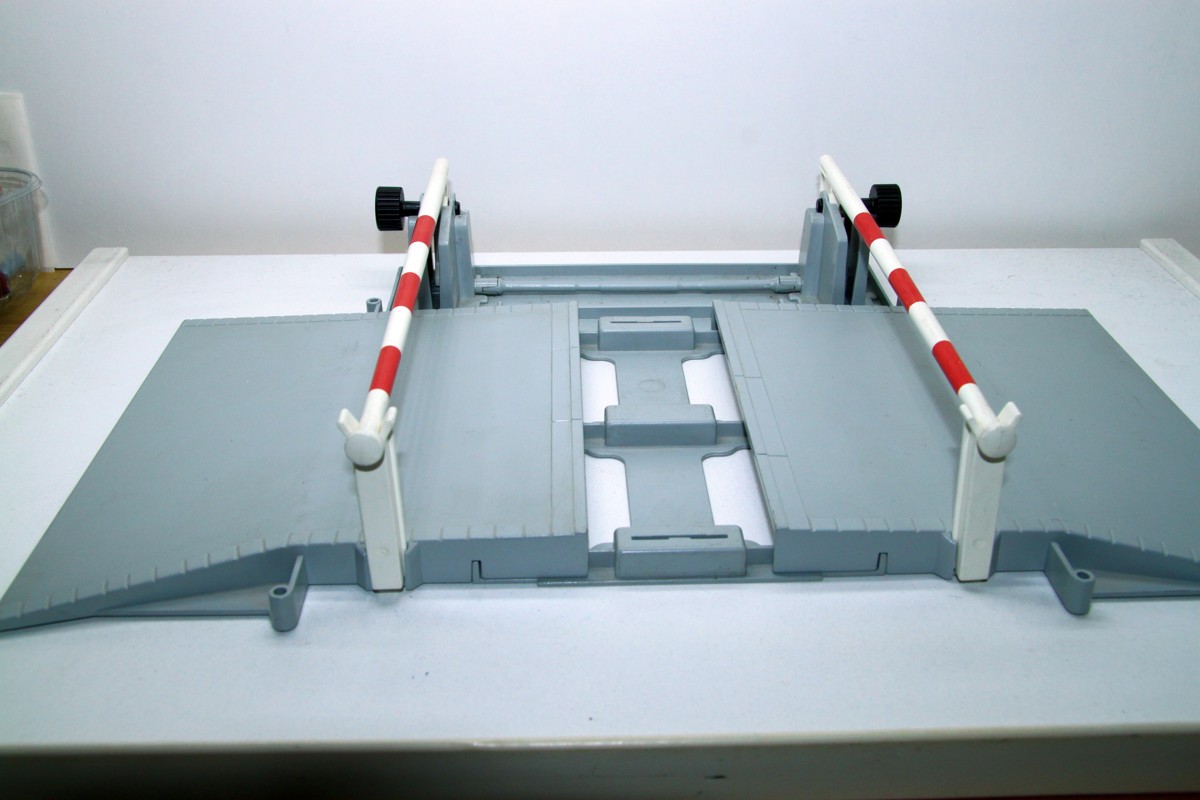 LGB/Playmobil Eisenbahn Bahnübergang Bahnschranke