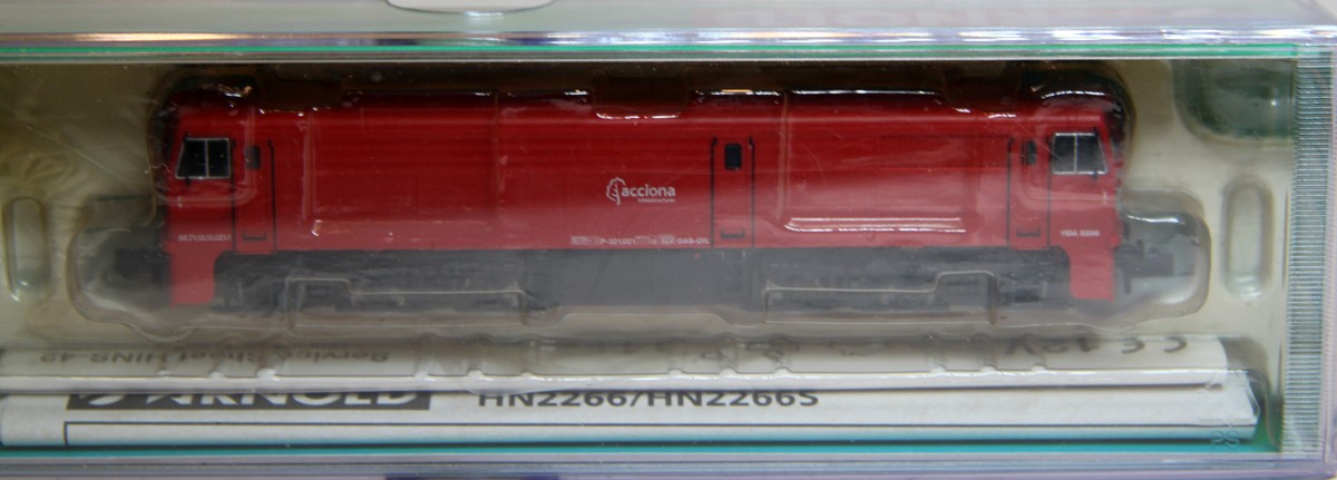 Verpackung der Arnold HN 2266, Diesellok Reihe 321.021 der ACCIONA,