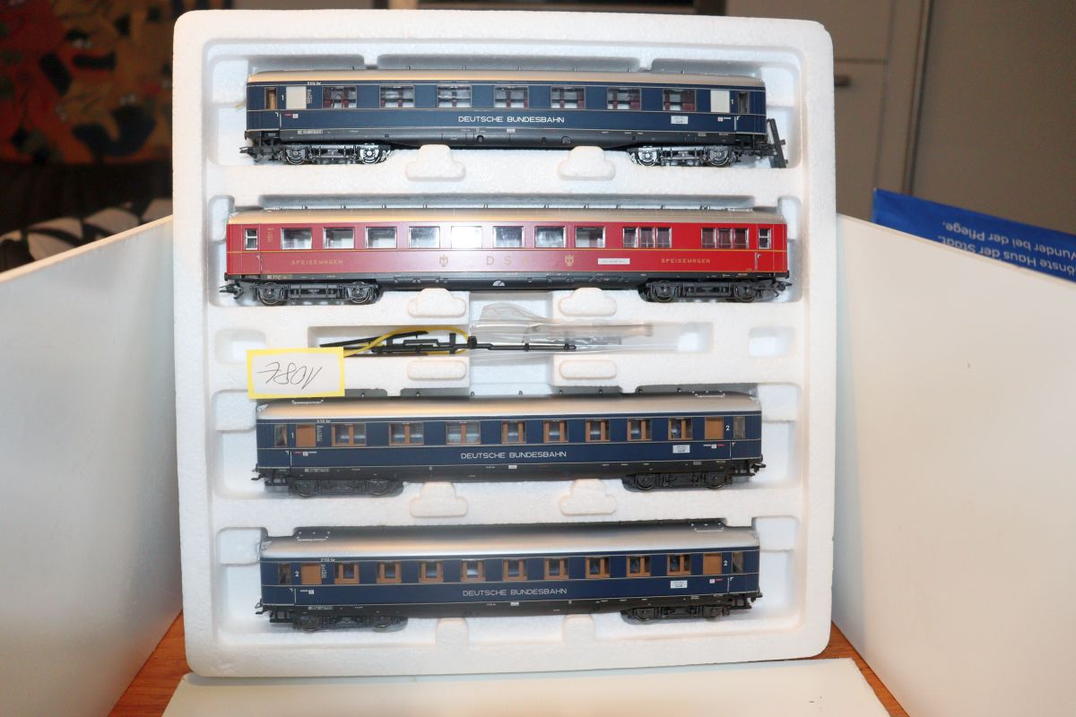 Märklin 43209, DB Loreley A4üe 4-piece Express Train Car Set, Era III, AC, for H0 scale, with original packaging.