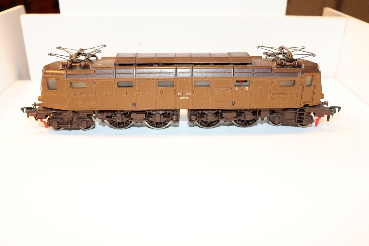 Fleischmann 1339, electric locomotive E-428 297123 of FS Italia, brown, DC, for gauge H0, see pictures,