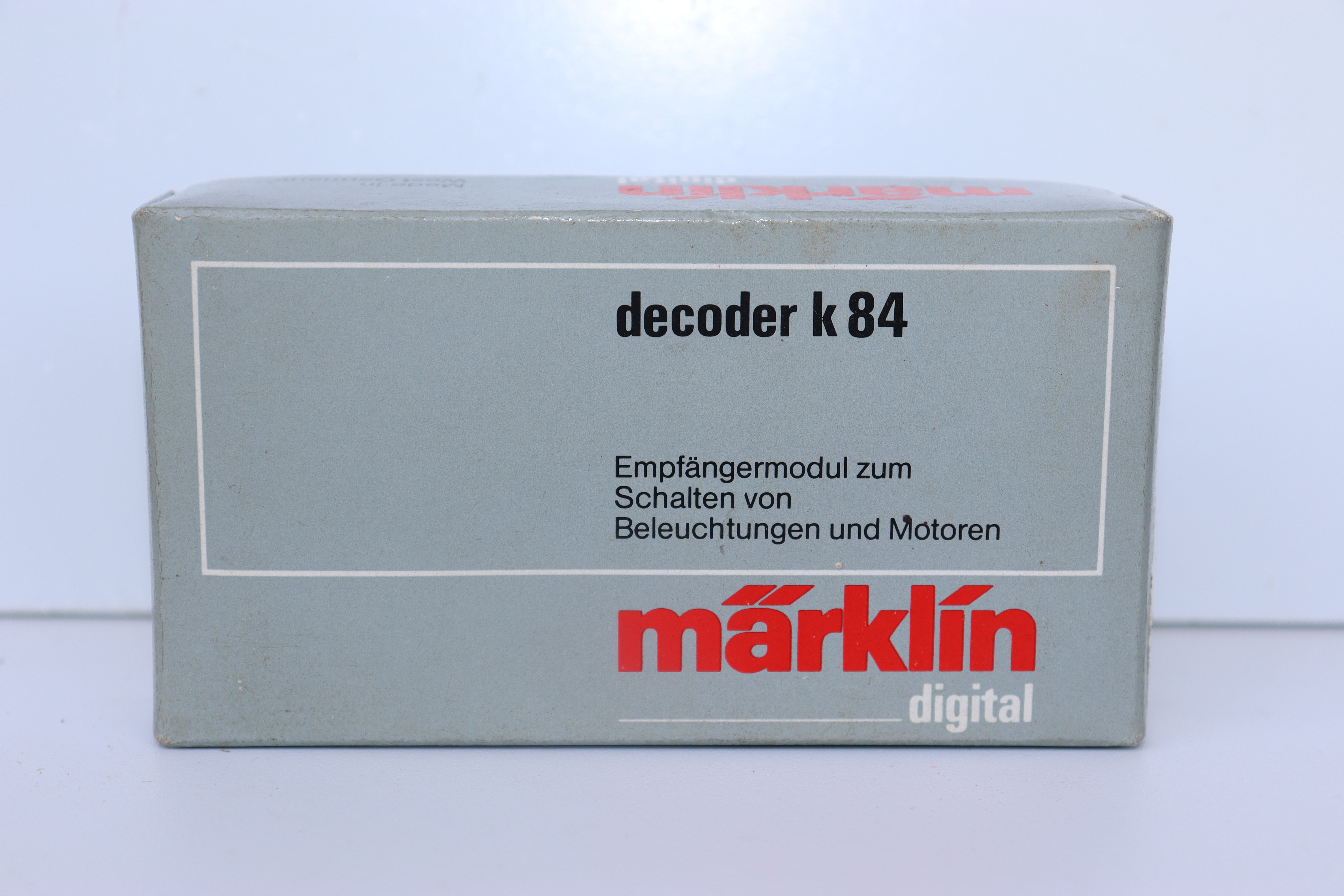 Märklin 6084, Empfängermodul zum Schaltrn von Beleuchtungen und Motoren