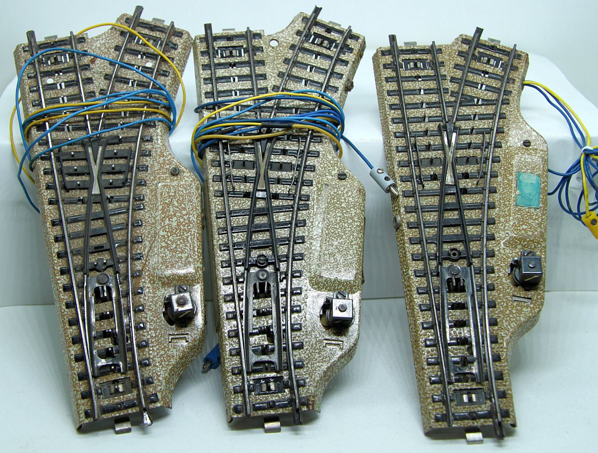 Märklin 5117, electric turnout right, for gauge H0, without original packaging. 