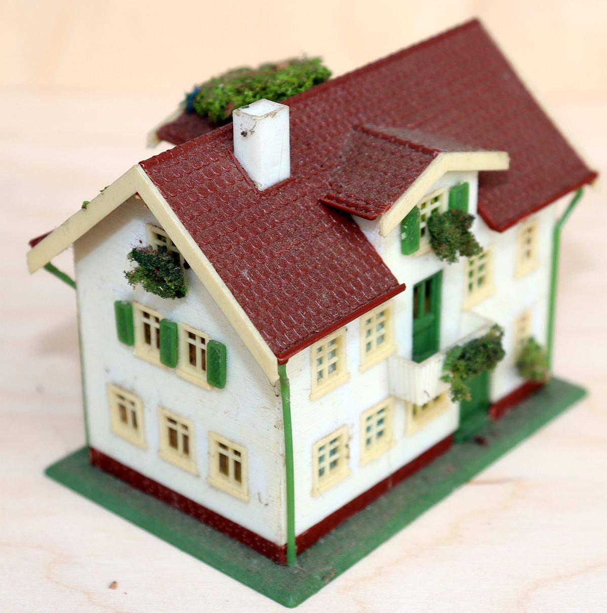 N scale model building, school house, SW19279, 