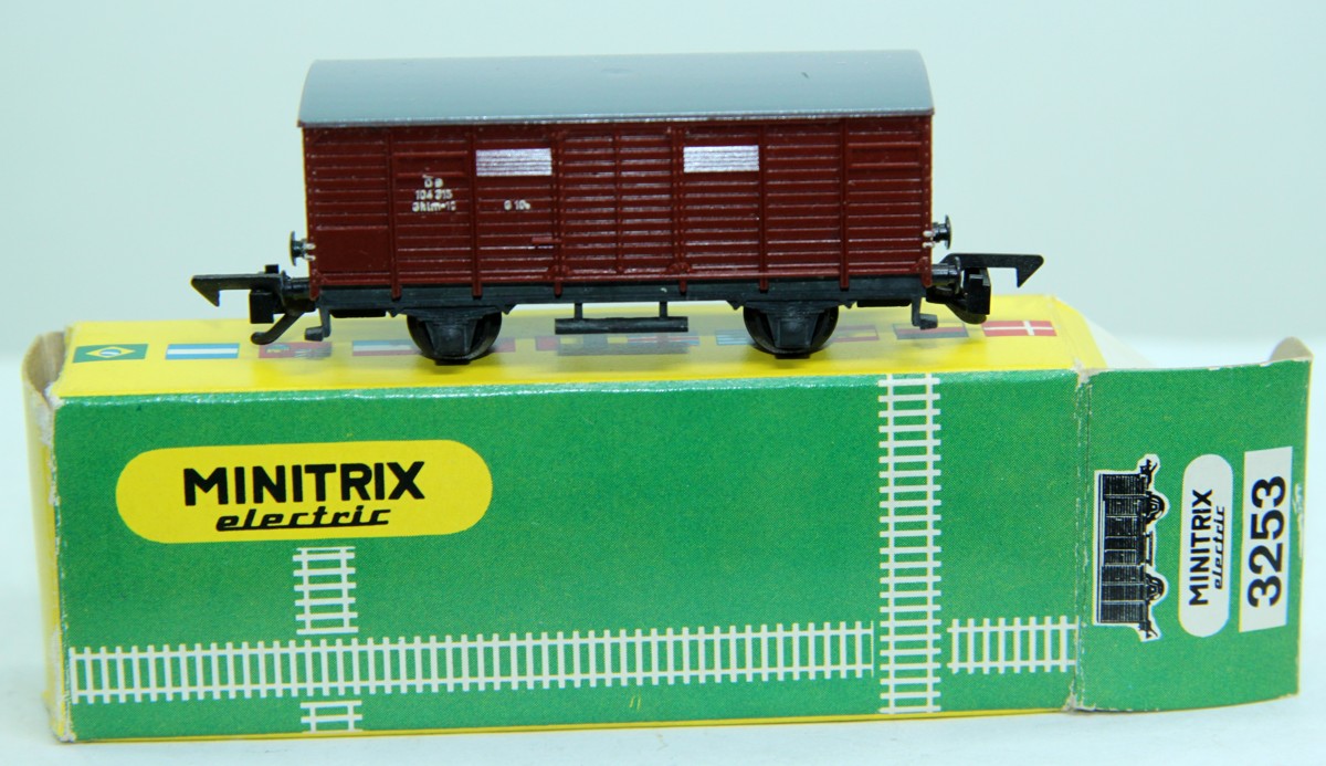 Minitrix  3253, Gedeckter Güterwagen,