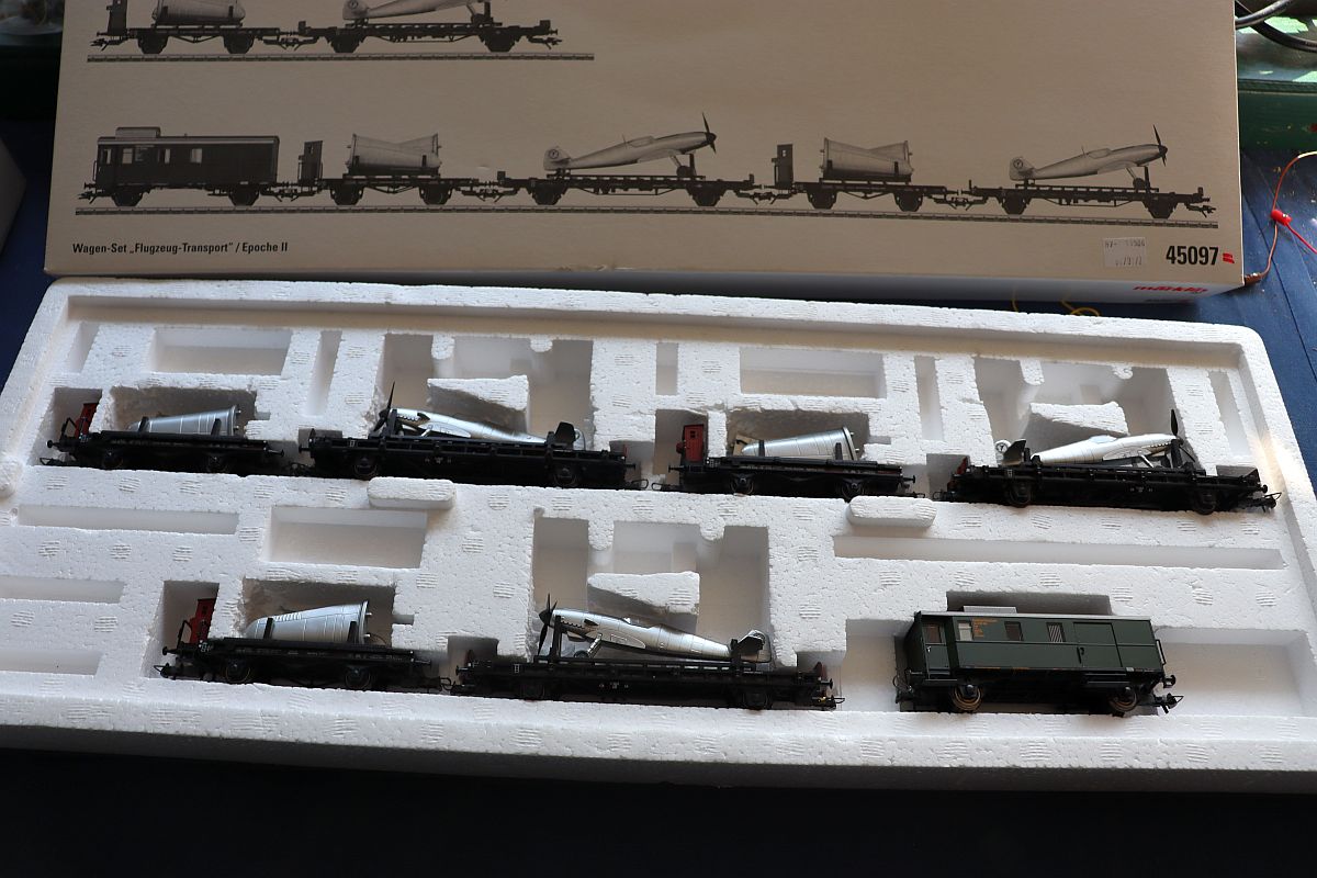 Märklin 45097 Wagen-Set „Flugzeug-Transport“.