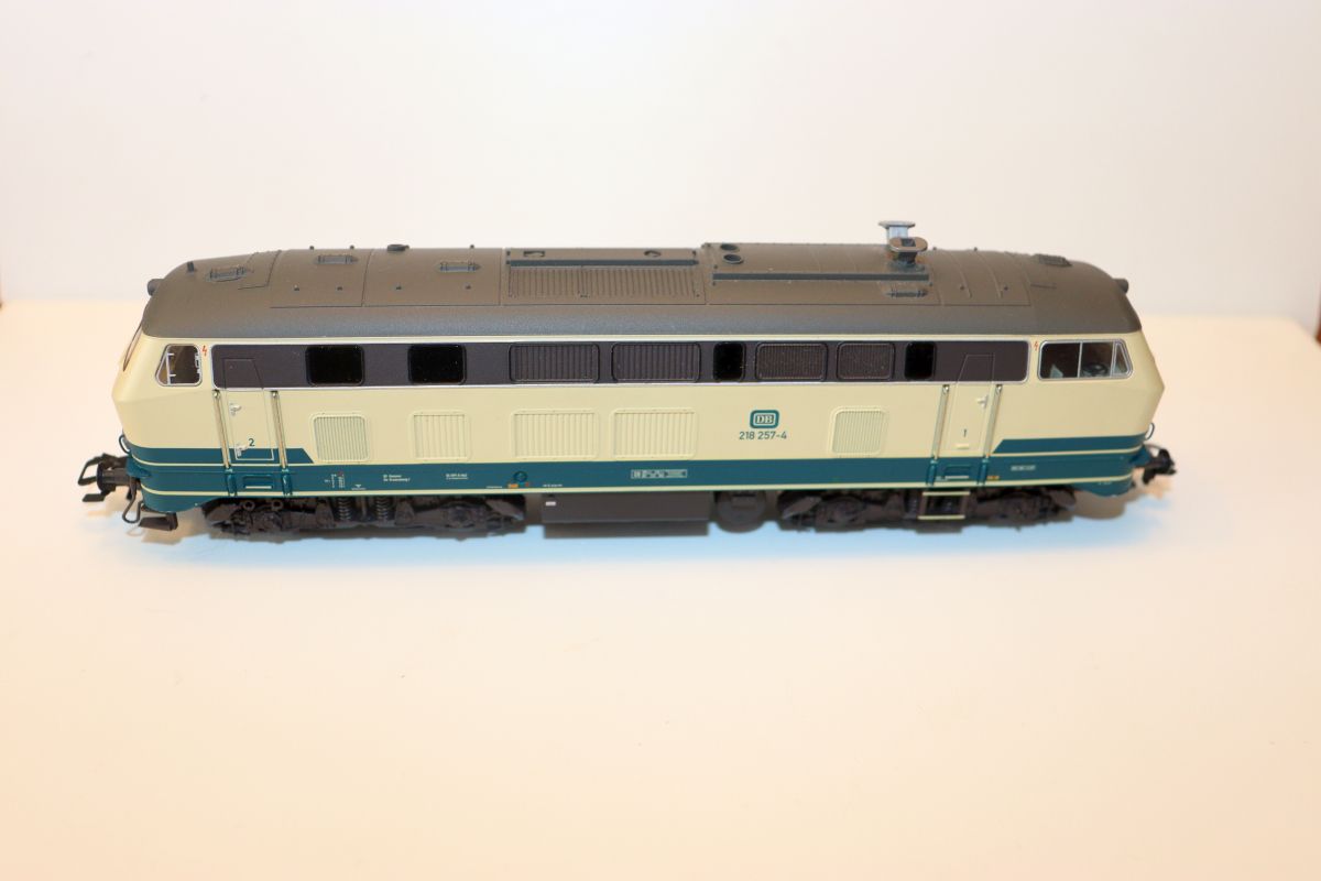Märklin 29051 Diesellok BR218 257-4, beige/türkis aus Startpackung, mfx, diverse Soundfunktionen