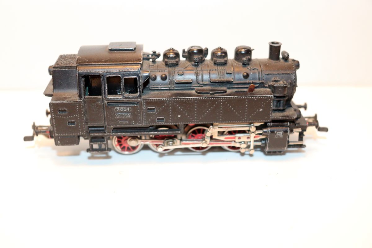 Märklin 3031, Tenderlok BR 81004 der DB, schwarz, Telexkupplung, Handschalthebel
