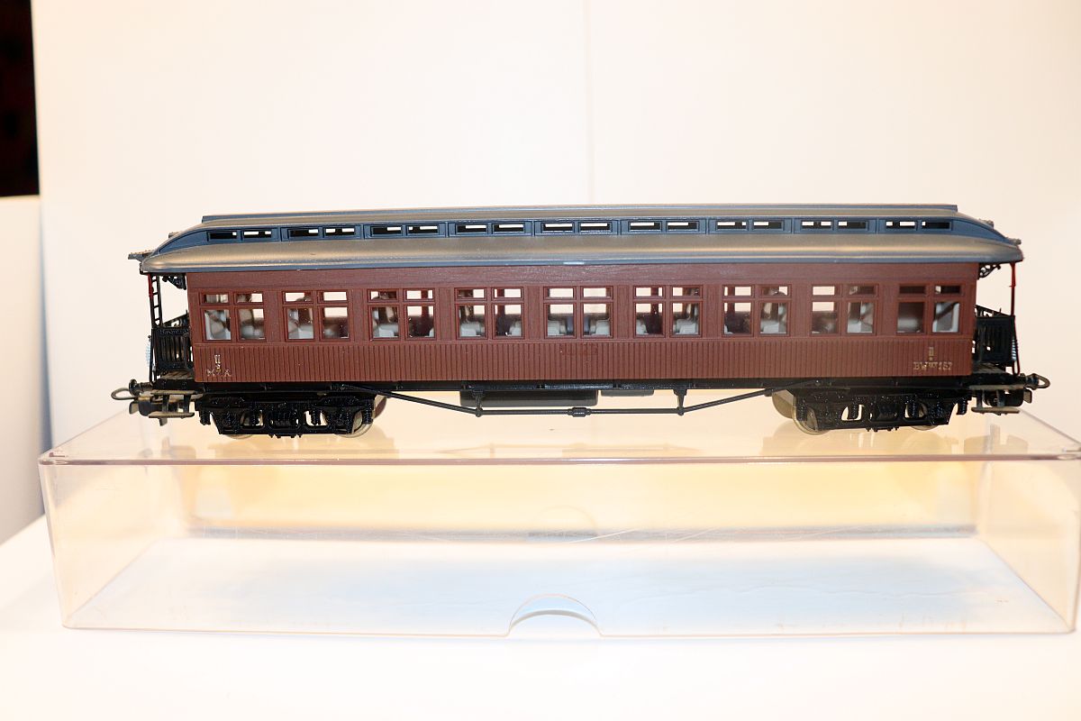 Electrotren SW20156, Set von zwei verschiedenen amerikanischen Personenwagen  
