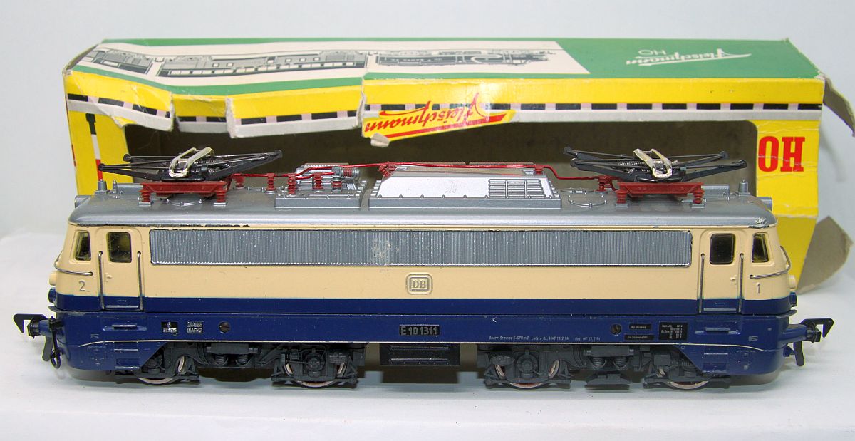 Fleischmann 4337, DB class E10 electric locomotive, DC, H0 gauge,