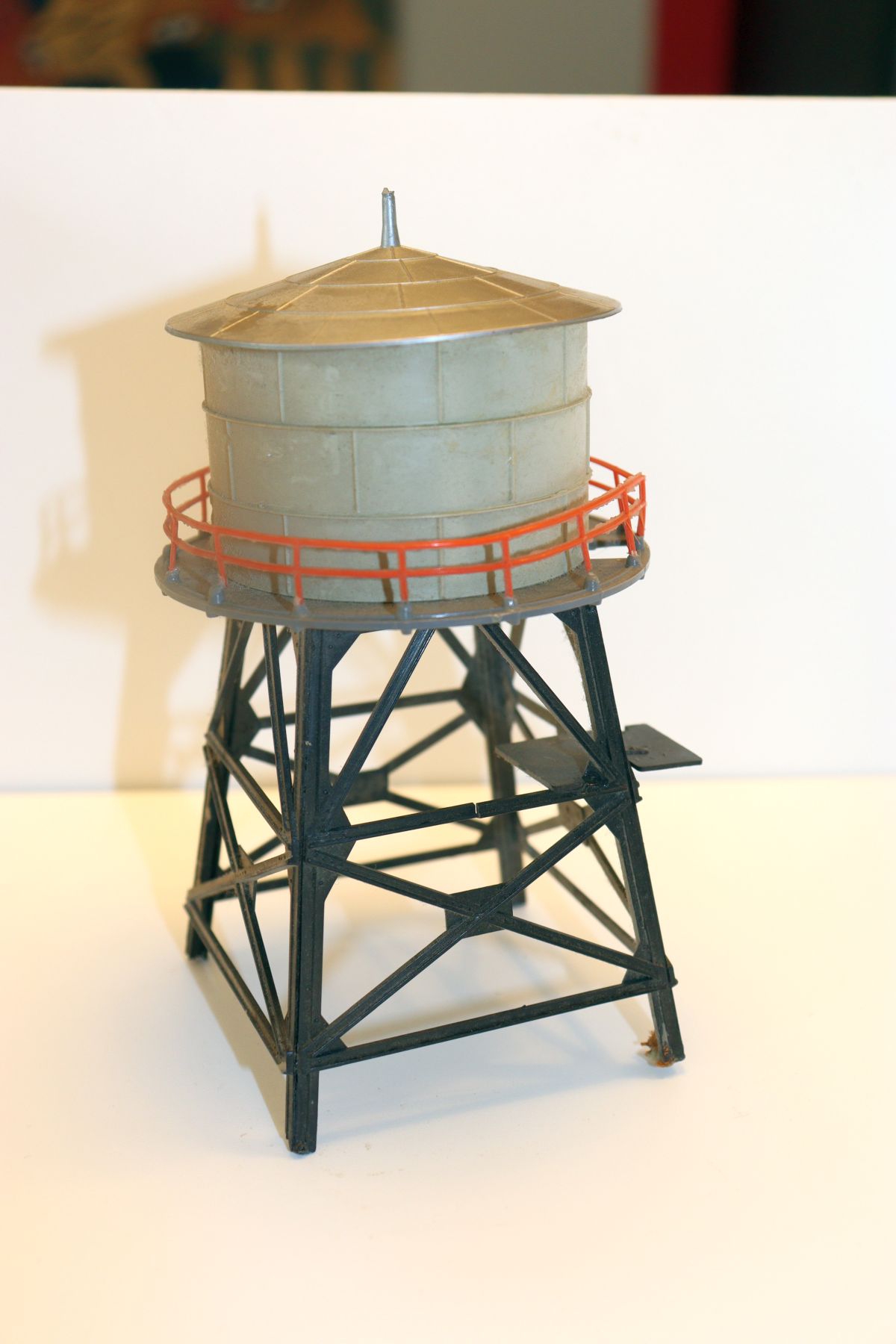 Model SW21684, water tower, (already assembled from kit, item comes from a dismantled layout), for H0 gauge,