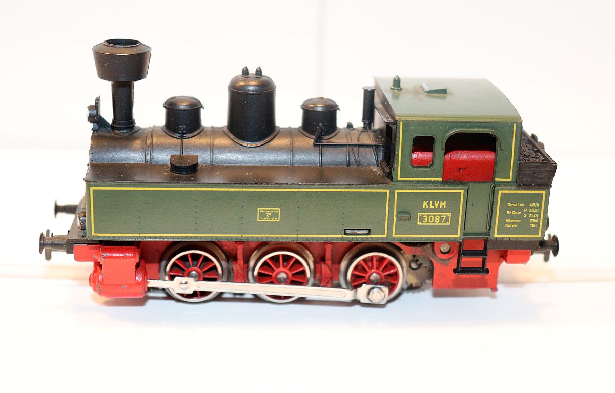 Märklin 3087, Tenderlokomotive (Vorbild Länderbahnen) , digitalisiert, grün/schwarz