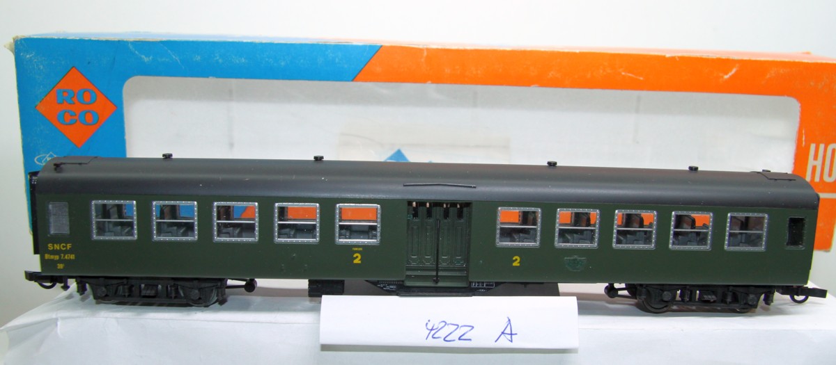 Roco 4222A, Reisezugwagen 2.Kasse der SNCF, “Bruhat”,