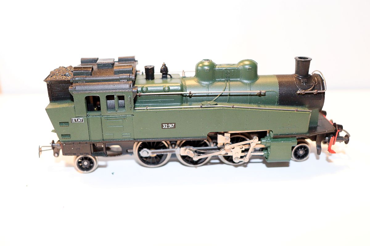 Piko SW20797, steam locomotive SNCF, black green, ETAT 32 917 with 2 covered freight wagons, DC, gauge H0, see pictures