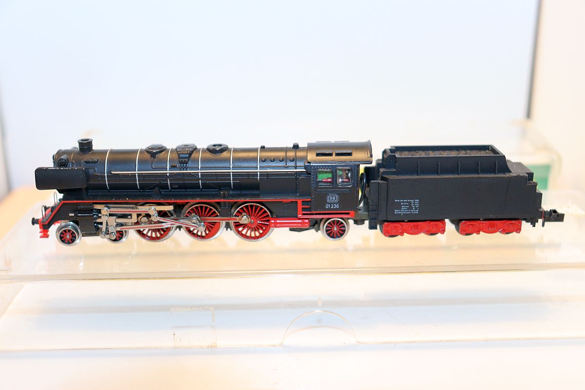 Minitrix N 2076, Dampflok BR01 236 der DB, DC, Spur N
