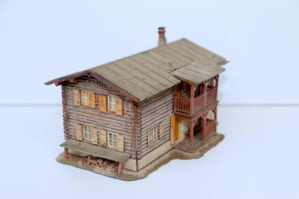 Model kit, SW21954, for H0 scale, two-story mountain house