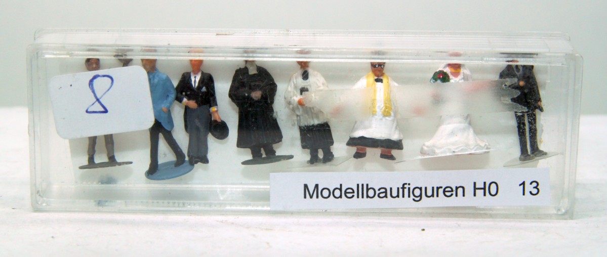 Modellbaufiguren-Set Nr. 13, verschiedene Pfarrer + Hochzeitsgäste, 8 Stück für Spur H0, in Ersatzverpackung
