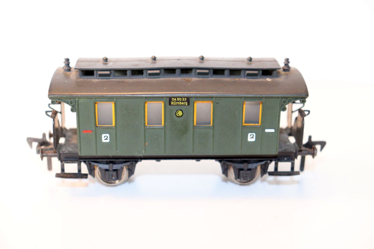 Fleischmann SW21013, Personenwagen, 049033 Nürnberg, 2.Klasse, grün, mit Beleuchtung