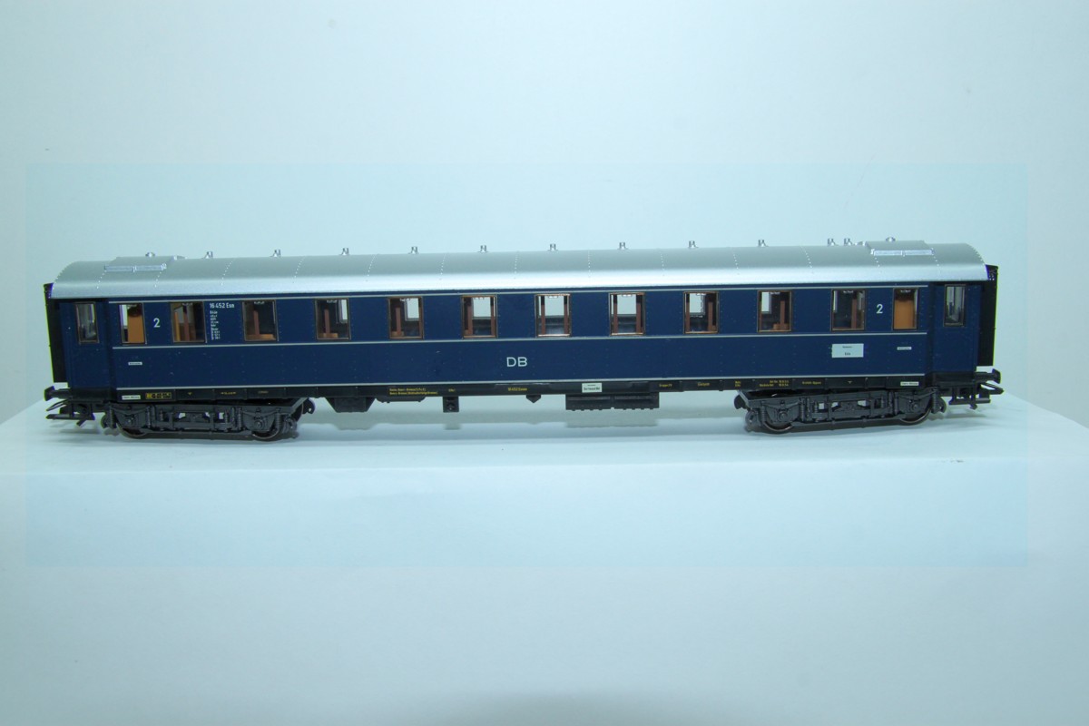 Märklin SW18232, passenger car from car set 42753, blue, close coupling, AC, for H0 gauge