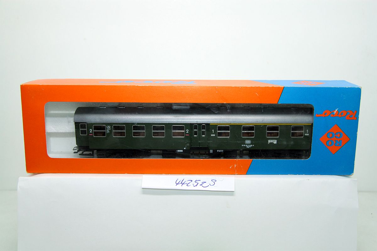 Roco 4252S, Personenwagen Umbauwagen 1./2. Klasse, 11 456-9 DB, grün