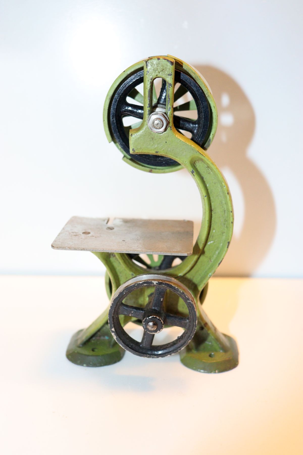 Märklin Dampfmaschinenzubehör, Gusseisen-Bandsäge (vintage)