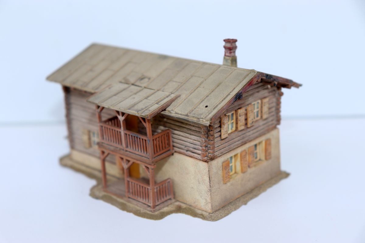 Model kit, SW21954, for H0 scale, two-story mountain house