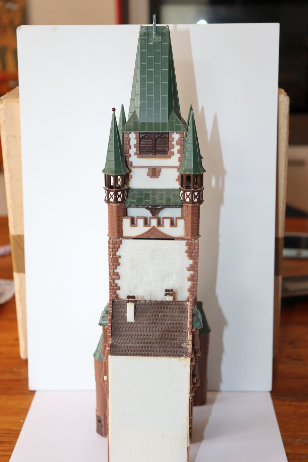 Model kit SW21974, Faller Martinstor Freiburg with lighting, for H0 scale, dimensions: approx. 12 cm × approx. 10 cm × approx. 33 cm 