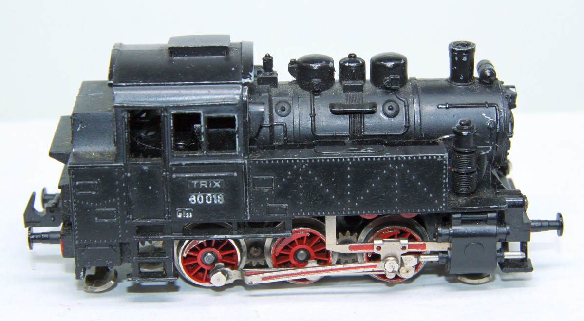 Trix Express Dampflok BR 80018, schwarz, bespielt, lag ca. 40 Jahre im Karton, eine Funktionsprüfung konnte mangels Trafo nicht durchgeführt werden, siehe Bilder, DC, Spur H0, ohne Originalverpackung