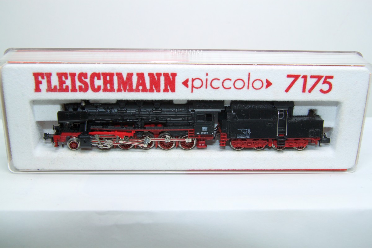 Fleischmann 7175, Schlepptenderlokomotive der DB, BR 050-053, Epoche IV