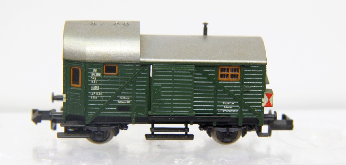 Fleischmann 8300, Güterzug Begleitwagen Pwg der DRG, grün, mit Schlußlampen,  DC, Spur N, mit OVP 