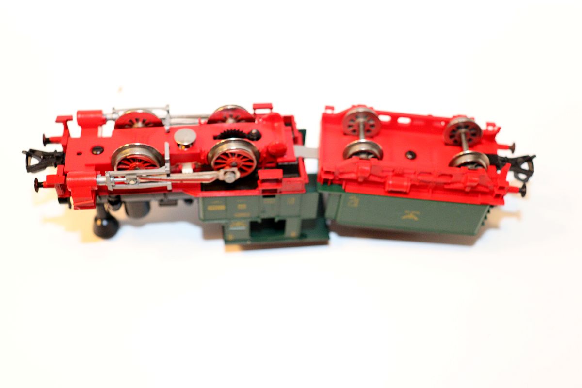 Fleischmann 4110,Tender locomotive Betty, green/black, DC, for gauge H0, see pictures,