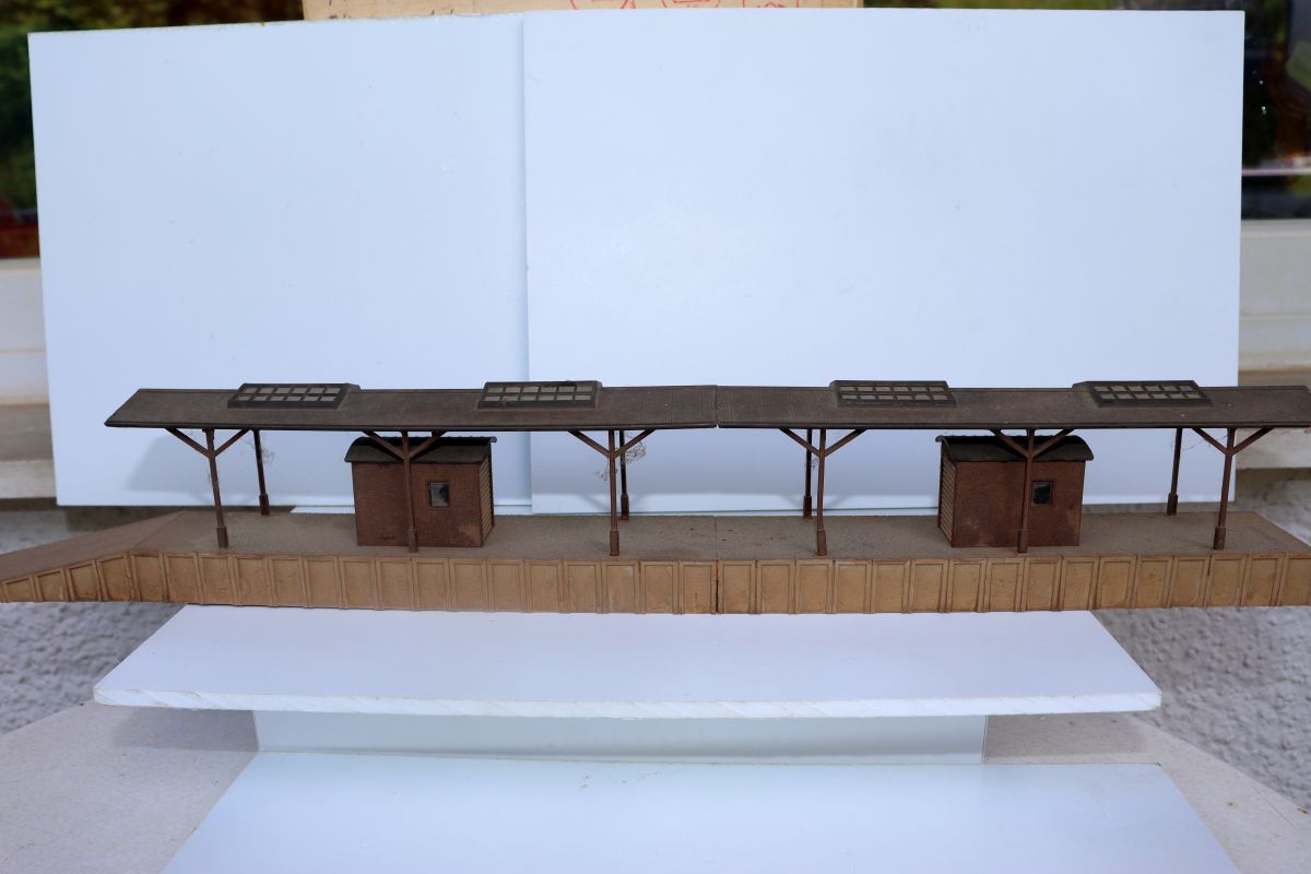 Model kit SW21964, H0-scale platform, length approx. 51 cm, width approx. 5 cm, 