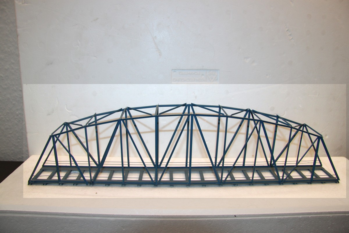 Hack Bogenbrücke, aus sehr feinem Metall, ca. 50 cm, blau, geeignet für Spur H0