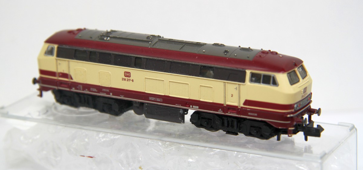 Arnold 2052??,  Diesellok BR 218 217-8 der DB, TEE rot/beige,  DC, Spur N, mit ErsatzVP
