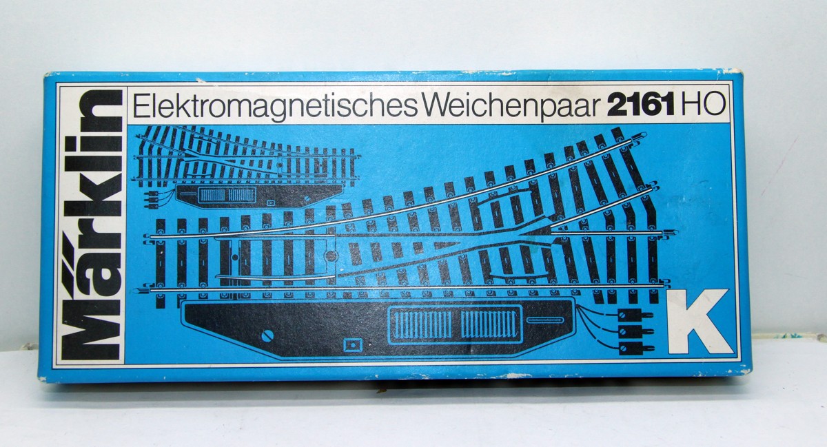 Märklin 2161, K-Gleis Weichenpaar, Mit elektromagnetischem Antrieb, Länge des geraden Gleises 168,9 mm, Weichenbogen 22 Grad 30, AC, Spur H0, mit Originalverpackung