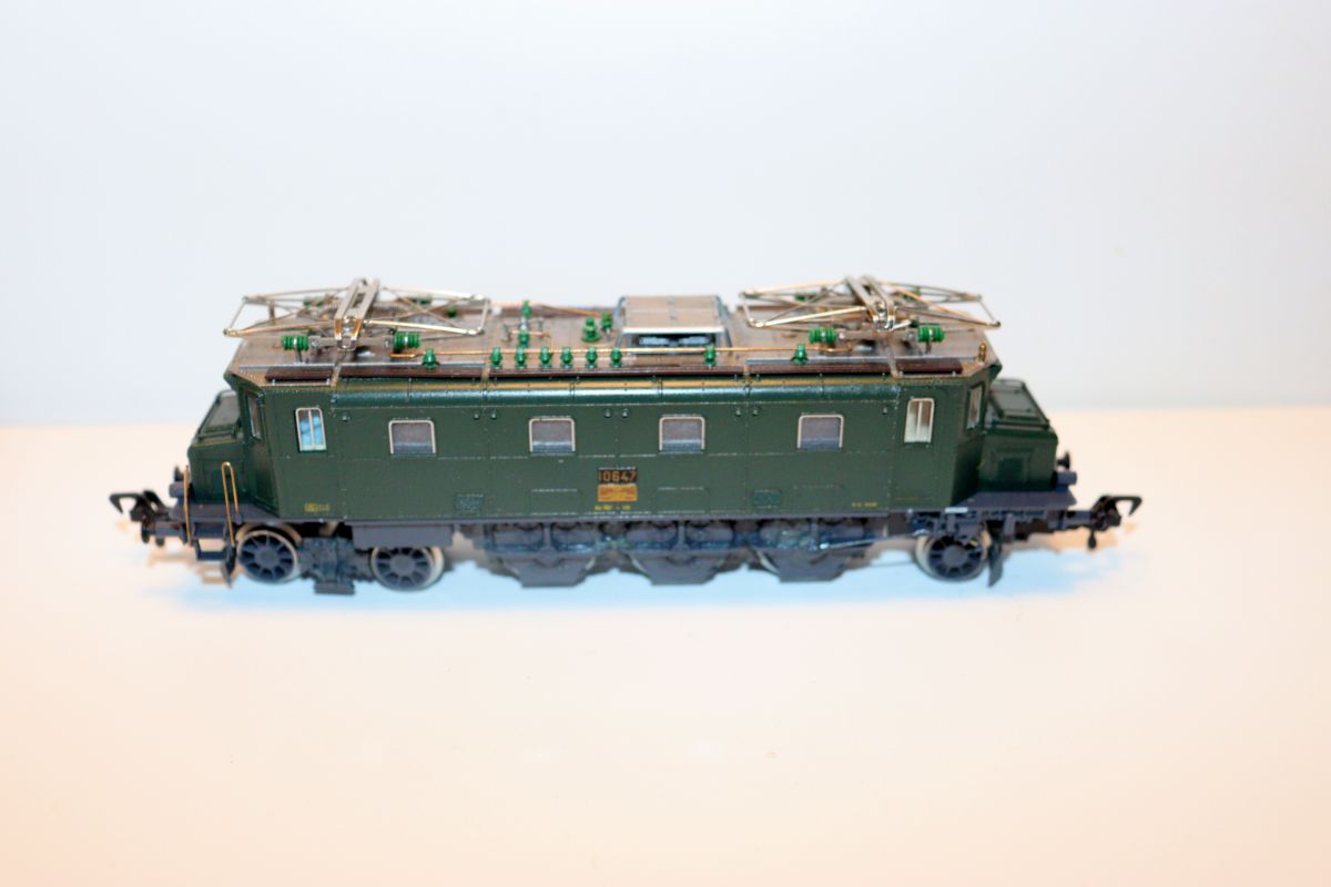 Fleischmann 4345, E-Lok BR 10647 Ae 3/6 der SBB, grün