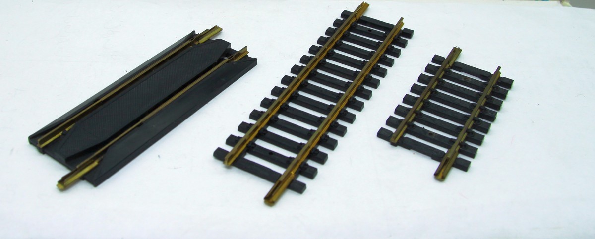 Fleischmann 6010, Messinggleis, Gerades Ausgleichsstück von 80-120 mm, DC, Spur H0, ohne Originalverpackung, der Preis gilt für ein Gleis