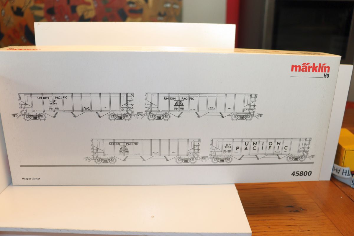Märklin 45800, set of 4 Union Pacific Railroad (U.P.) bulk freight cars, AC, for H0 gauge