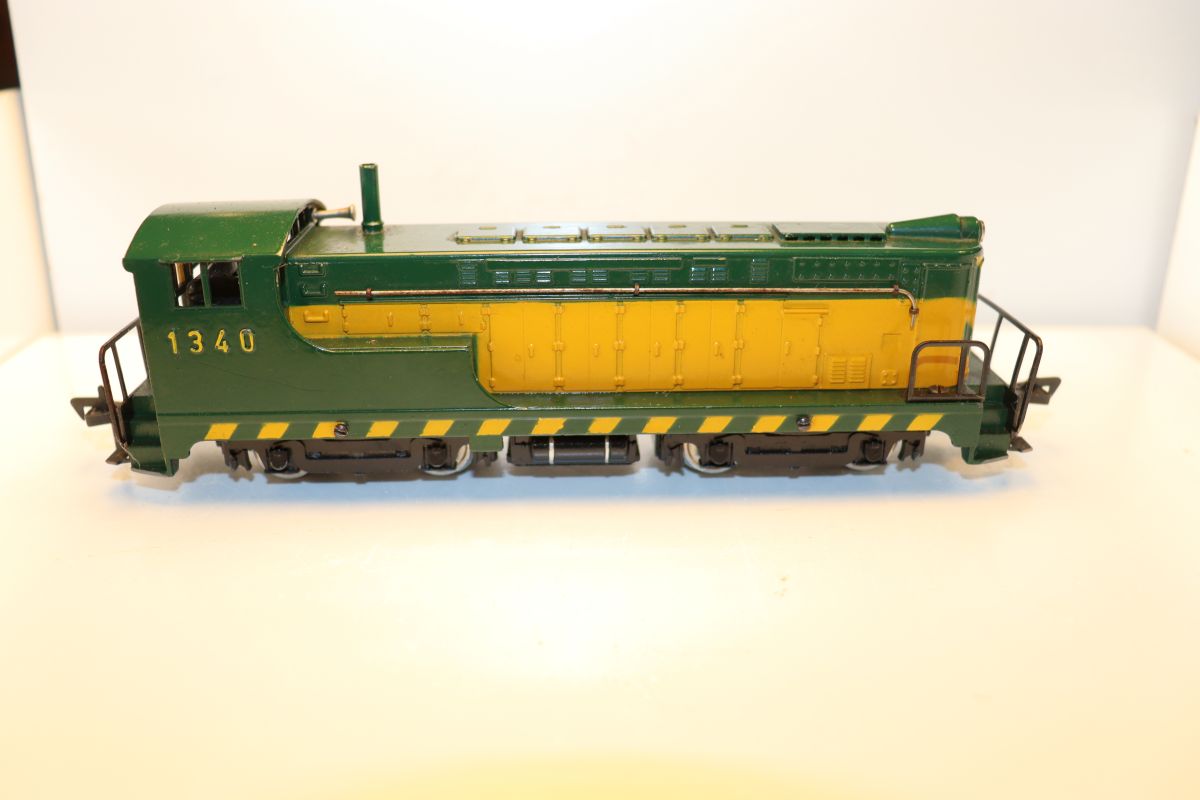 Fleischmann 1340, Baldwin US diesel locomotive (built in 1955), green/yellow, good condition, DC, for H0 gauge, 