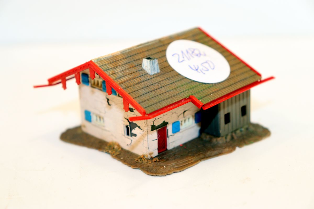 Model Kit SW21182, Small Alpine House (already assembled from kit, item comes from a dismantled layout), for N gauge, 