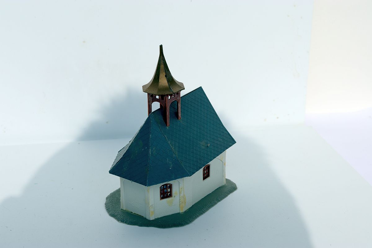 ModellbauModelling SW20030, small chapel, H0 gauge, (already assembled from kit),