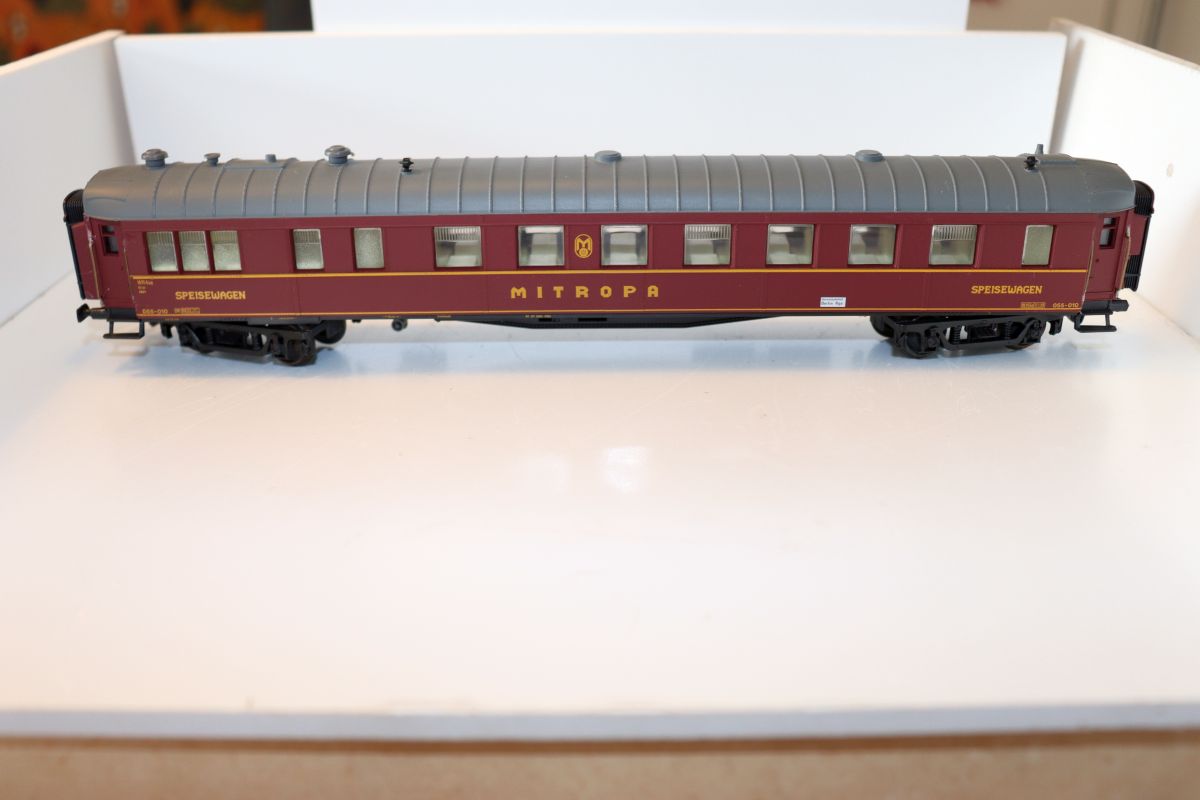 Jouef 5304, “Mitropa” dining car, dark red, DC, for gauge H0, see pictures, 