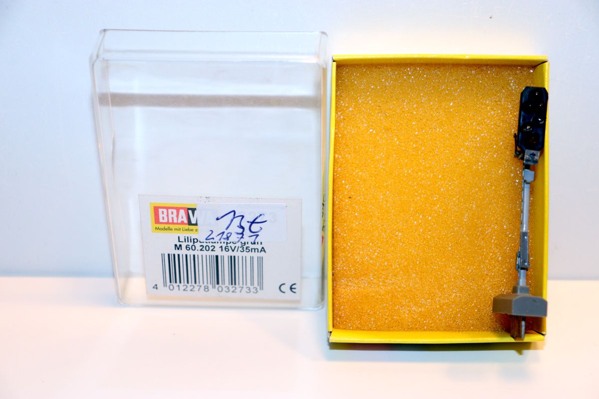 Brawa SW21871, light signal with plug-in base, for N gauge, with replacement packaging, 