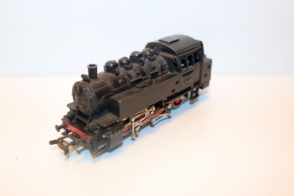 Märklin 3031, Tenderlok BR 81004 der DB, schwarz, Telexkupplung, Handschalthebel