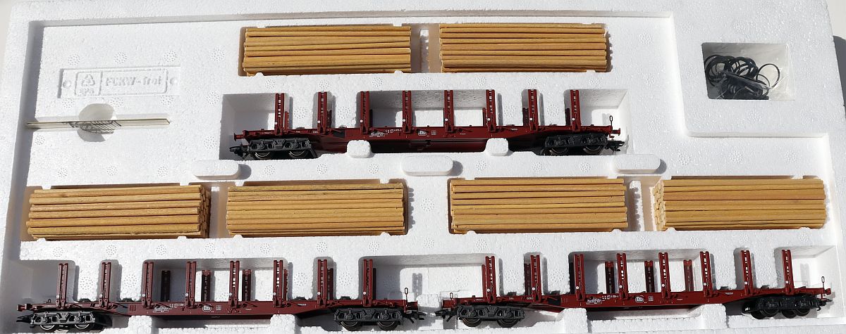 Märklin 4516, Wood transport car set, 3 stake cars with a load of logs, MHI special series 1995, AC, for H0 scale,